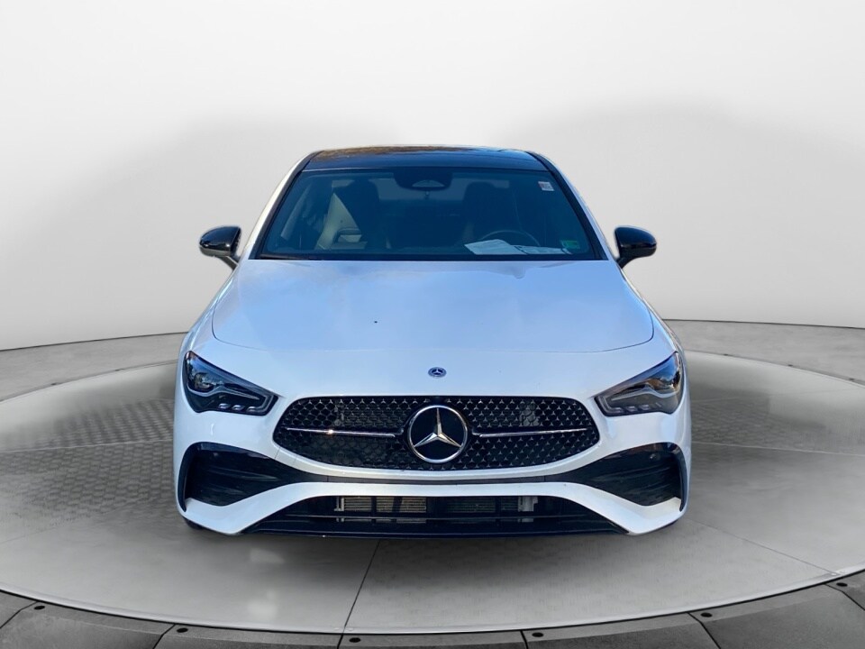 2025 Mercedes Benz CLA 250 4MATIC photo 2