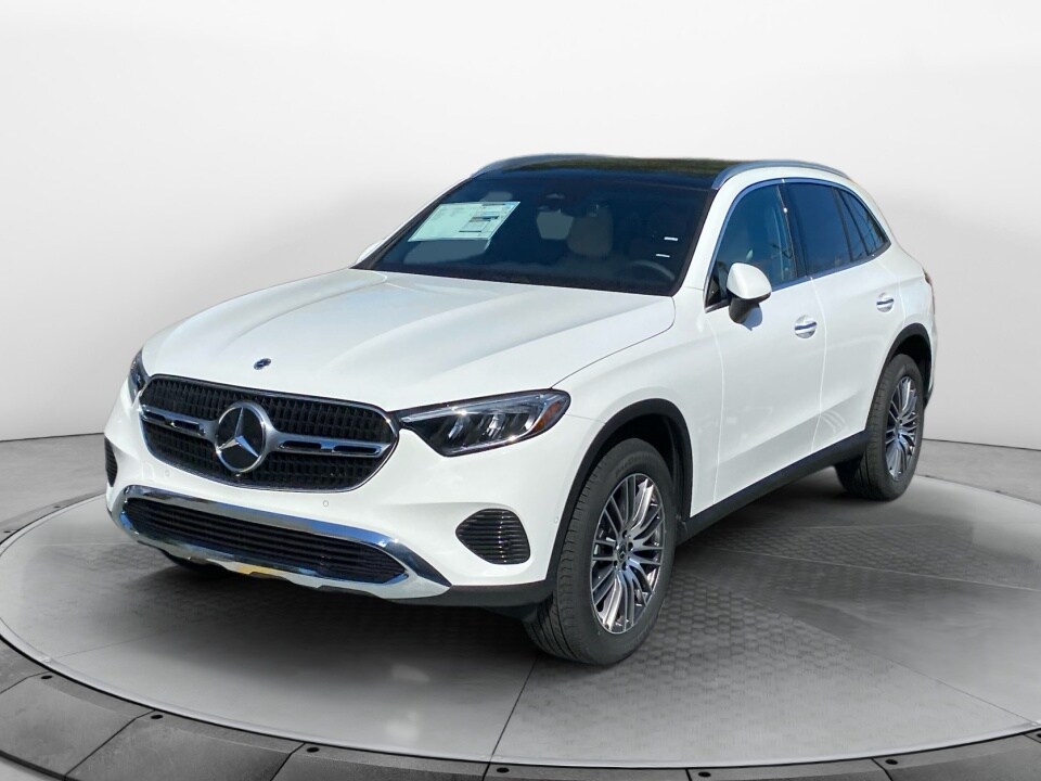 2026 Mercedes Benz GLC 300 4MATIC photo 3