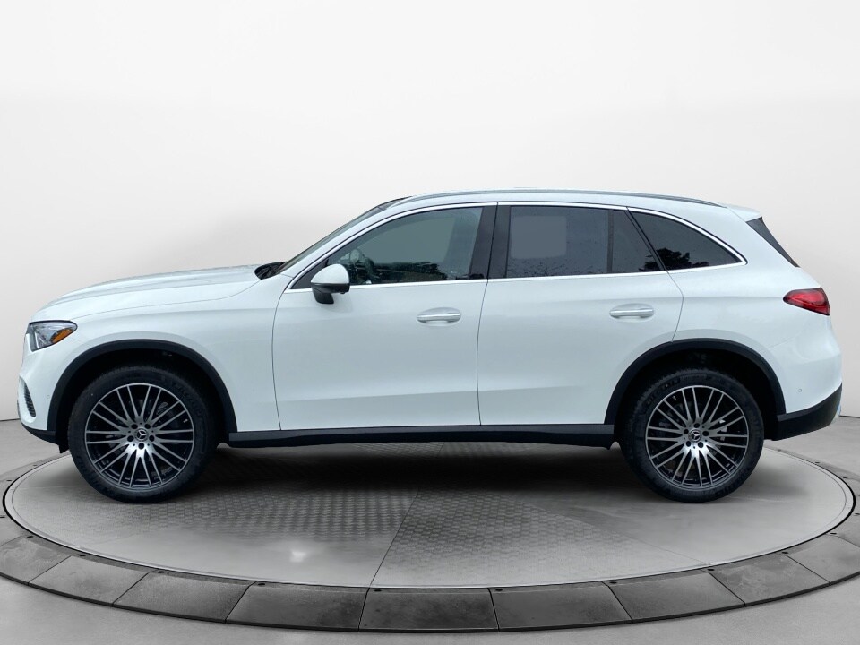 2026 Mercedes Benz GLC 300 4MATIC photo 4