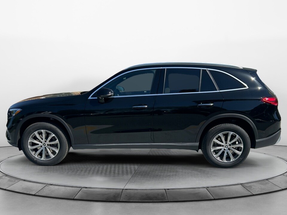 2025 Mercedes Benz GLC 300 4MATIC photo 4