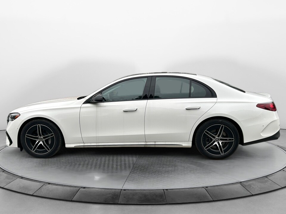 2025 Mercedes Benz E 450 4MATIC photo 4