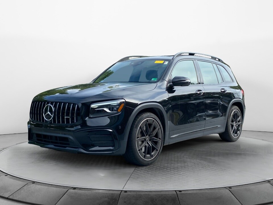 2024 Mercedes Benz GLB AMG 35 4MATIC photo 3