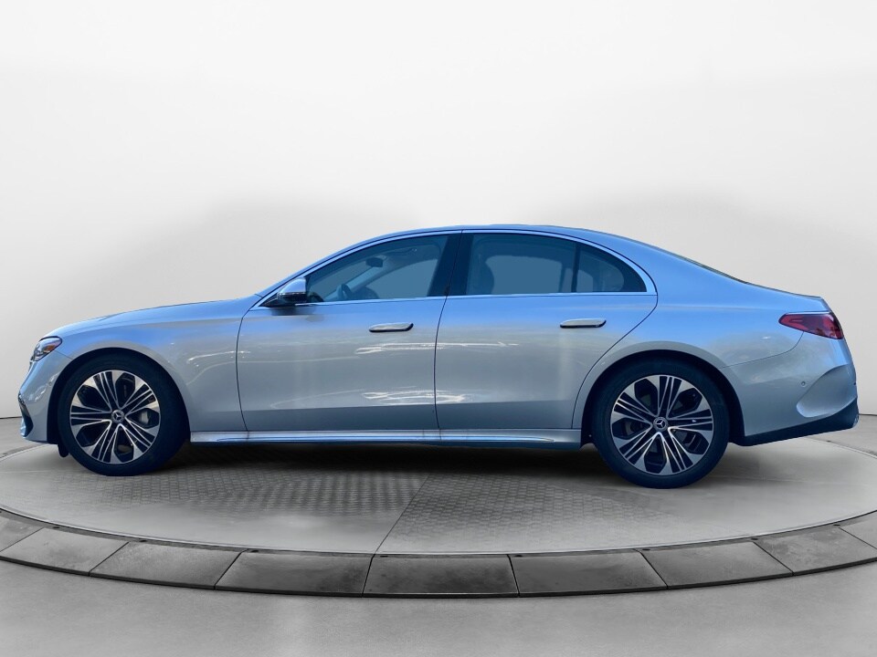 2025 Mercedes Benz E 350 4MATIC photo 4