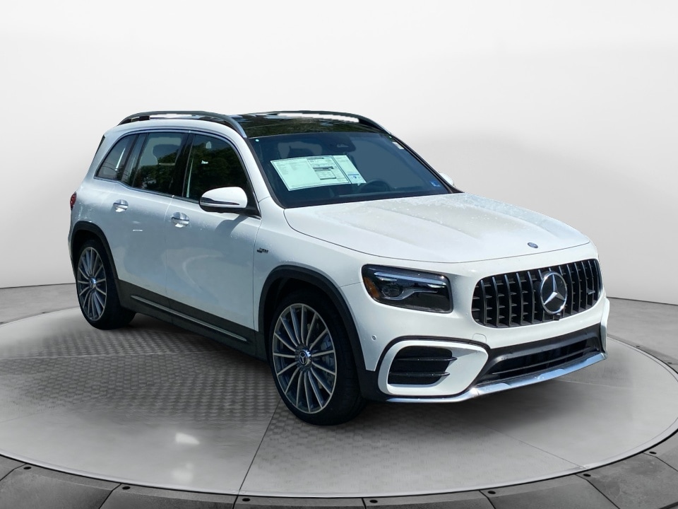 2026 Mercedes-Benz GLB GLB 35 AMG 4MATIC's photo