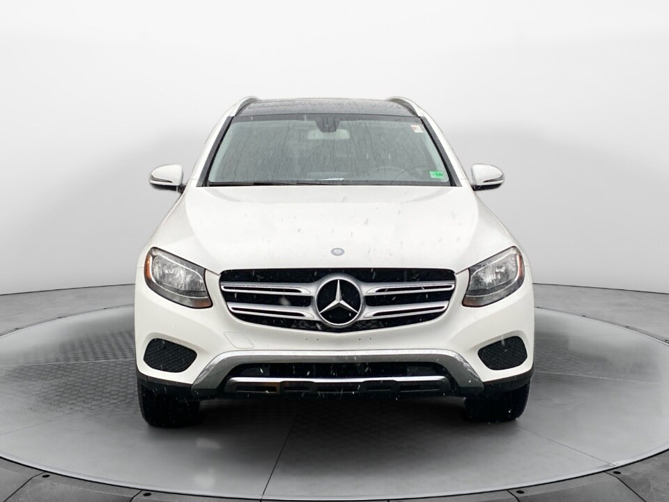 2016 Mercedes Benz GLC 300 4MATIC photo 2