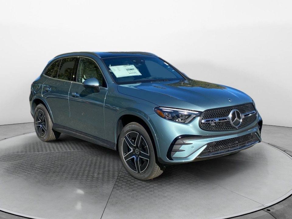 2026 Mercedes-Benz GLC Base's photo