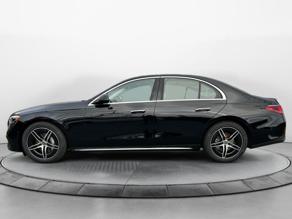 2025 Mercedes Benz E 350 4MATIC photo 4