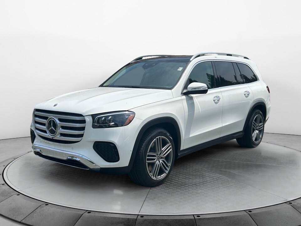 2025 Mercedes Benz GLS 450 4MATIC photo 3