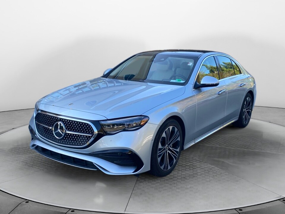 2025 Mercedes Benz E 350 4MATIC photo 3