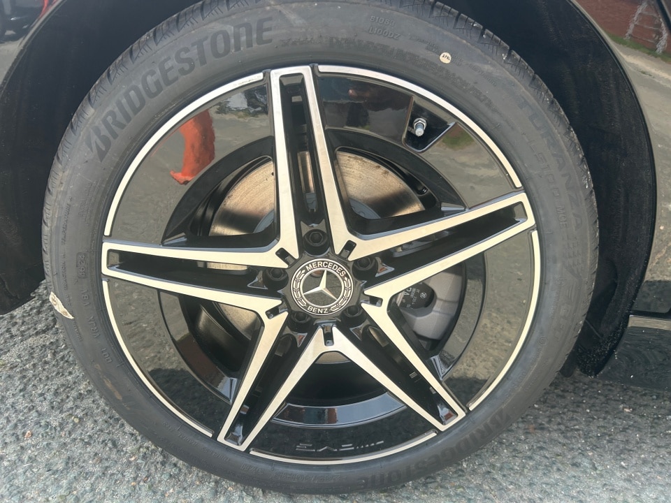 2025 Mercedes-Benz C-Class Sedan C 300 - Photo 23