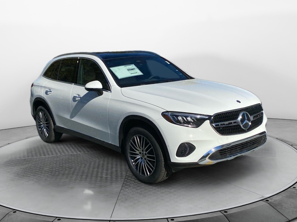 2026 Mercedes-Benz GLC Base's photo