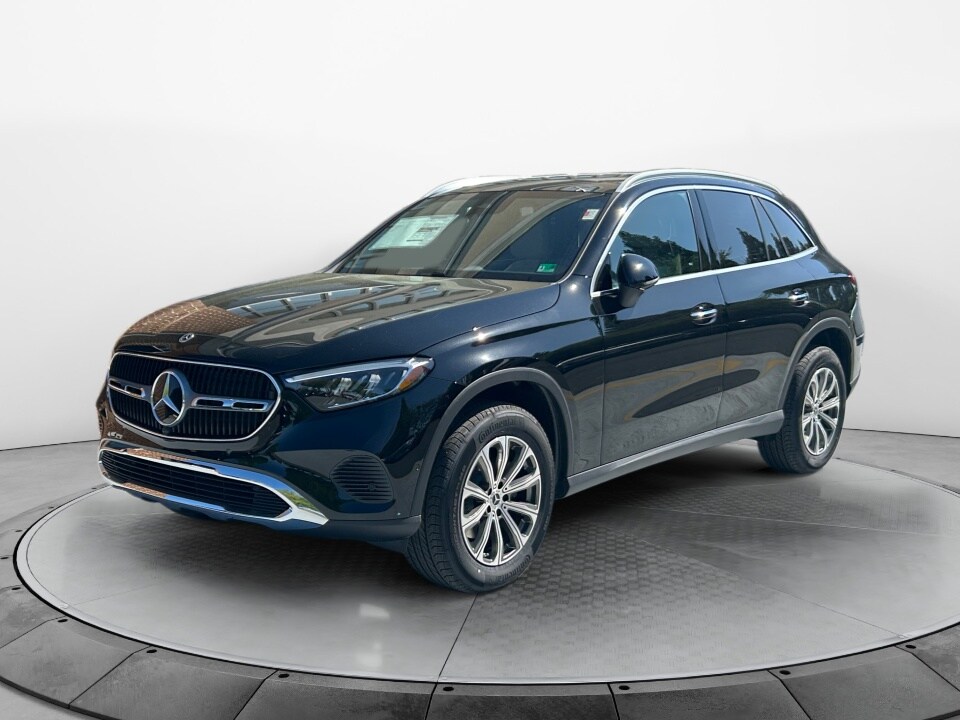 2025 Mercedes Benz GLC 300 4MATIC photo 3
