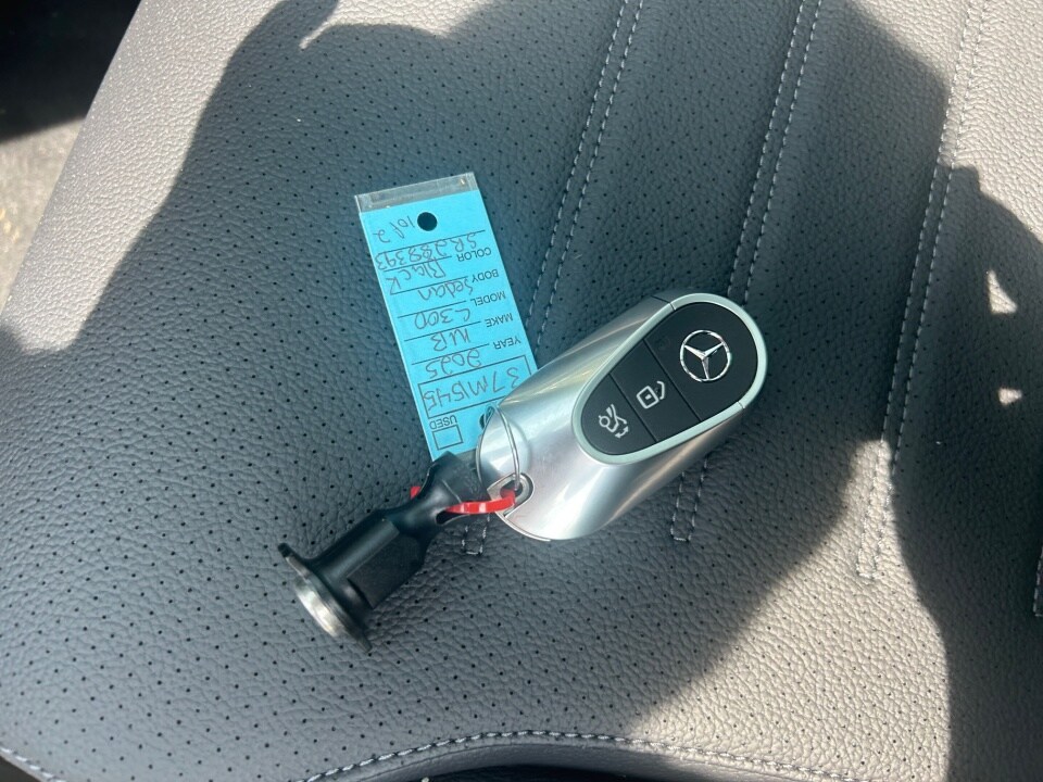 2025 Mercedes-Benz C-Class Sedan C 300 - Photo 34