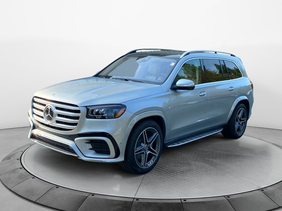 2026 Mercedes Benz GLS 450 4MATIC photo 3