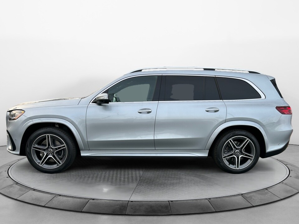 2025 Mercedes Benz GLS 450 4MATIC photo 4