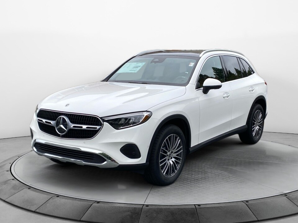 2026 Mercedes Benz GLC 300 4MATIC photo 3