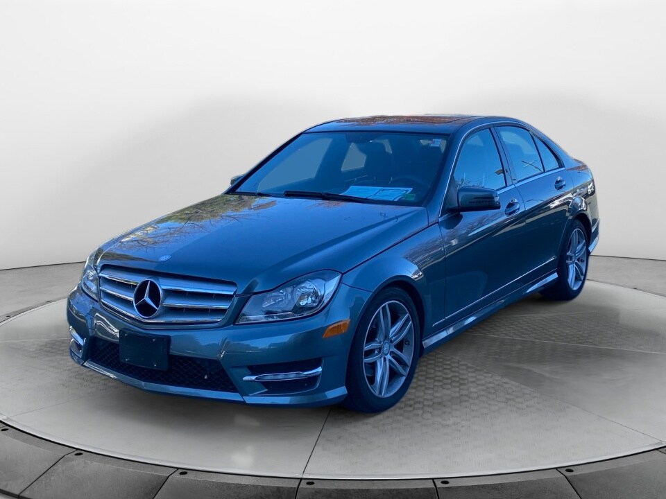 2012 Mercedes Benz C 300 4MATIC Sedan photo 2
