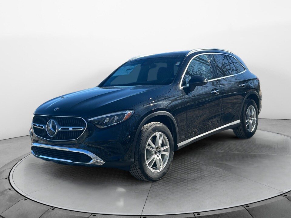 2025 Mercedes Benz GLC 300 4MATIC photo 3