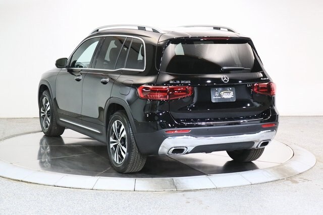 2025 Mercedes Benz GLB 250 4MATIC photo 2