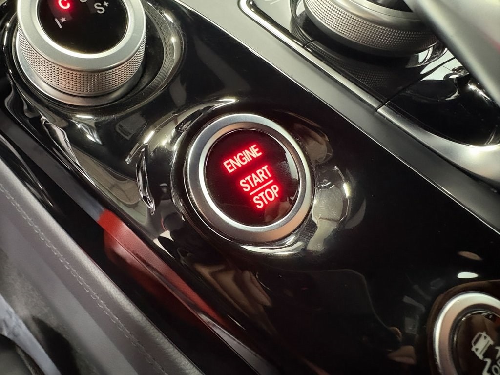 2019 MERCEDES-BENZ AMG GT - Image 18