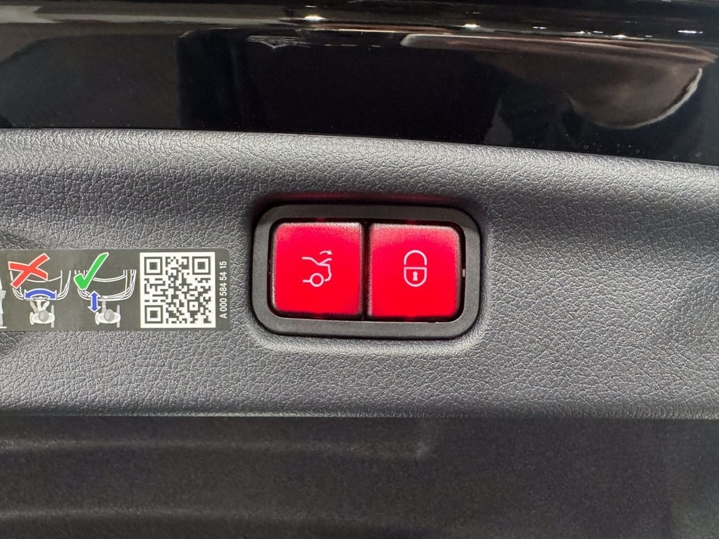 2025 MERCEDES-BENZ C-CLASS - Image 29