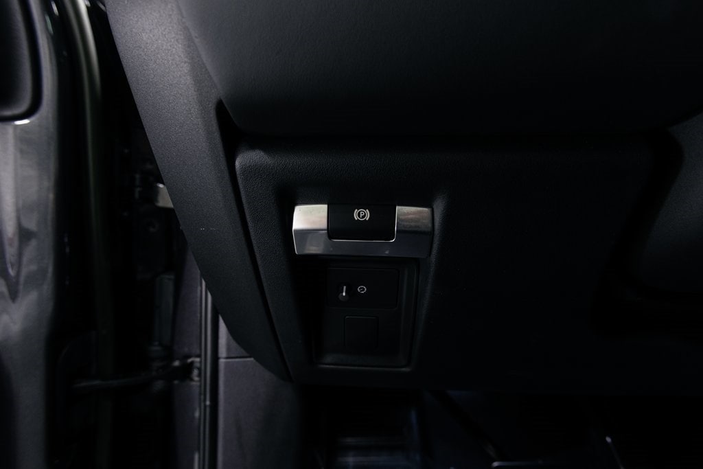 2023 LAND ROVER DEFENDER - Image 10