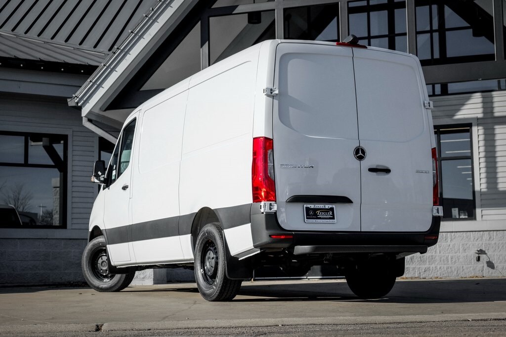 New 2026 Mercedes-Benz Sprinter 2500 Standard Roof 4-Cyl Diesel