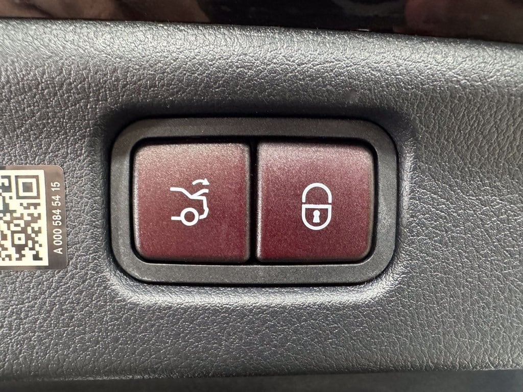 2024 MERCEDES-BENZ C-CLASS - Image 32