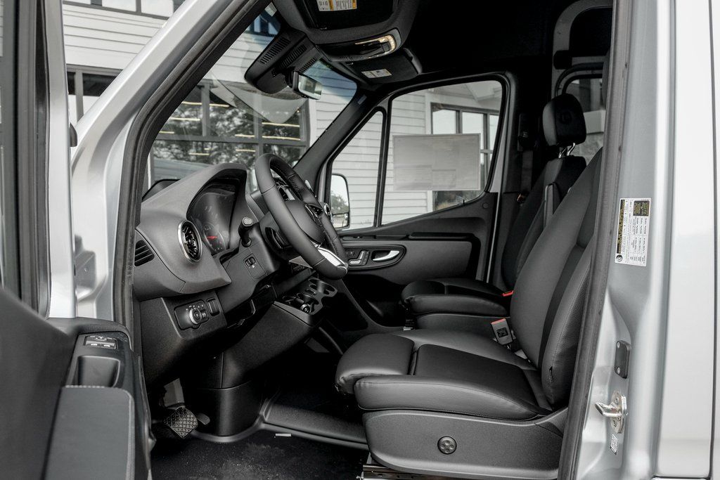 2025 MERCEDES-BENZ SPRINTER - Image 12