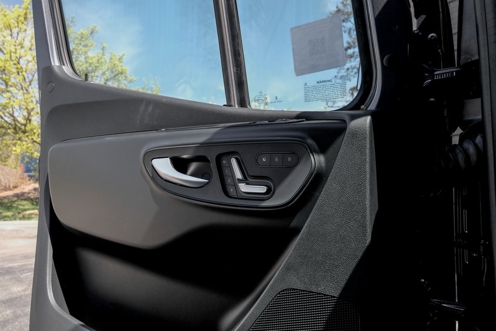 2025 MERCEDES-BENZ SPRINTER - Image 13