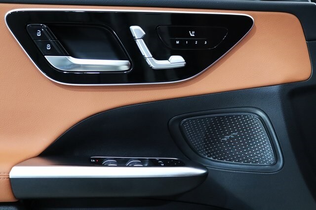 2025 Mercedes Benz C 300 4MATIC photo 3