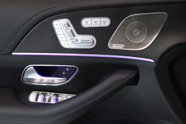 2025 Mercedes Benz GLS 450 4MATIC photo 3