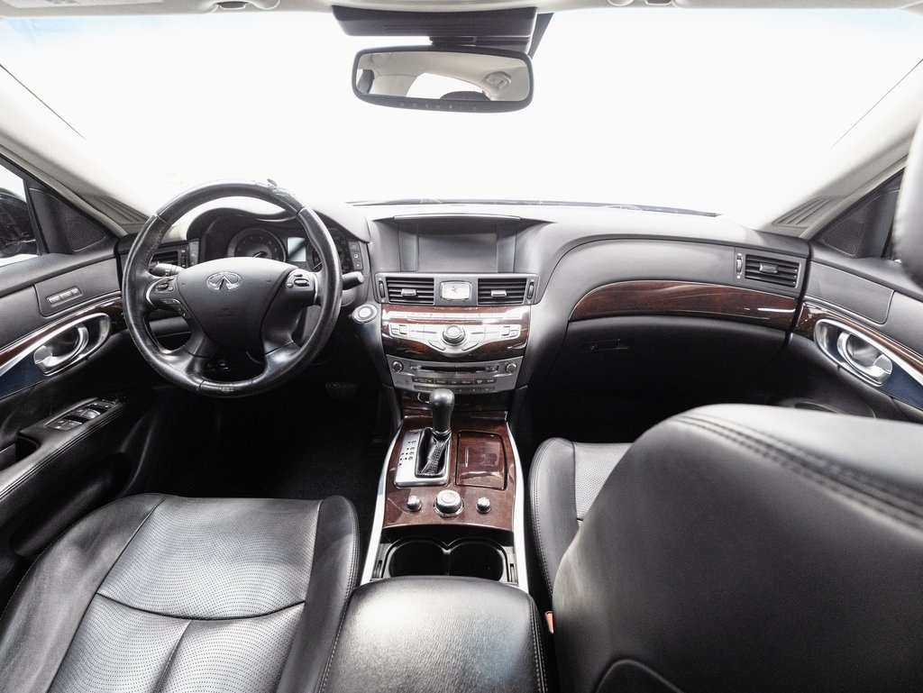 2016 INFINITI Q70L - Image 23