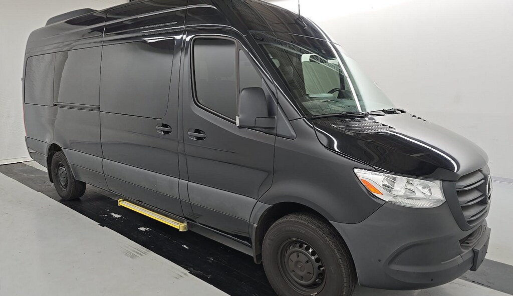 Used 2024 Mercedes-Benz Sprinter 2500 Passenger 170 WB Minivan/Van