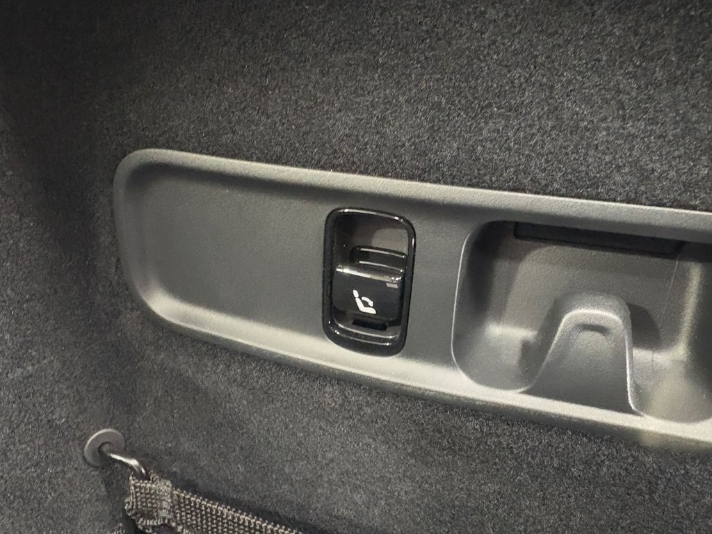 2024 MERCEDES-BENZ AMG GT - Image 32