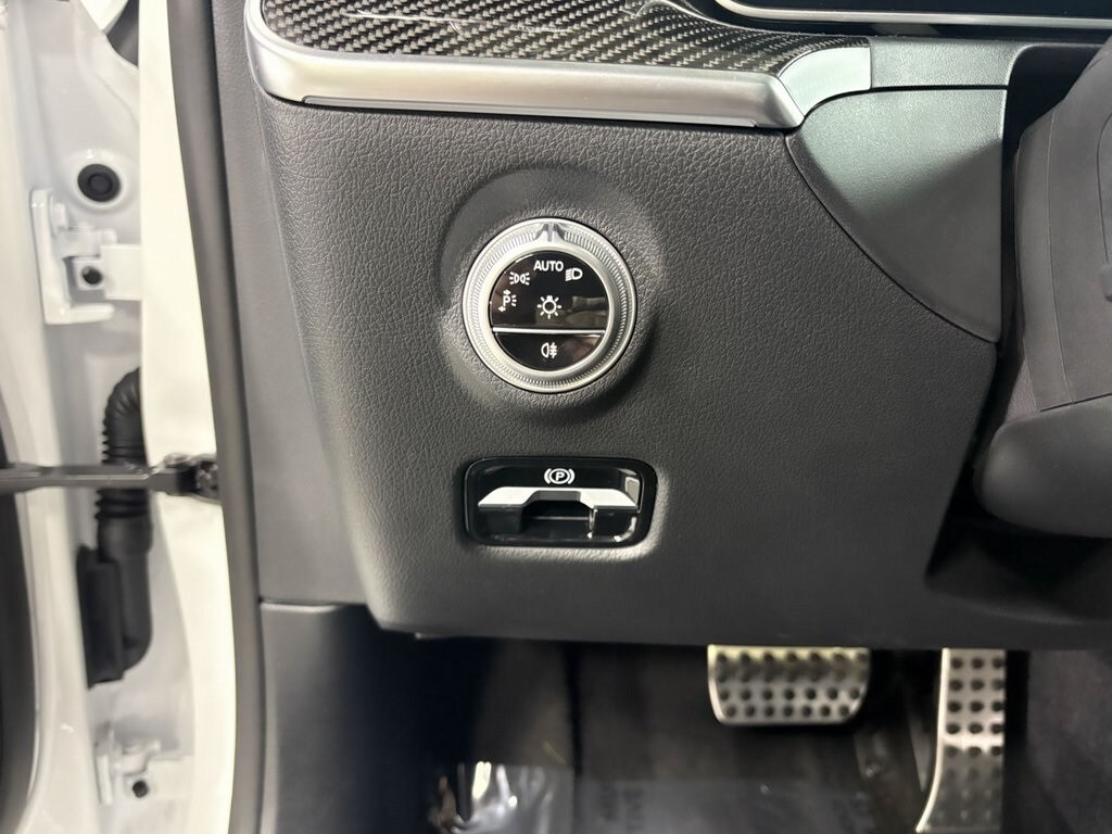 2025 MERCEDES-BENZ C-CLASS - Image 11