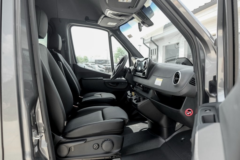 2025 MERCEDES-BENZ SPRINTER - Image 23