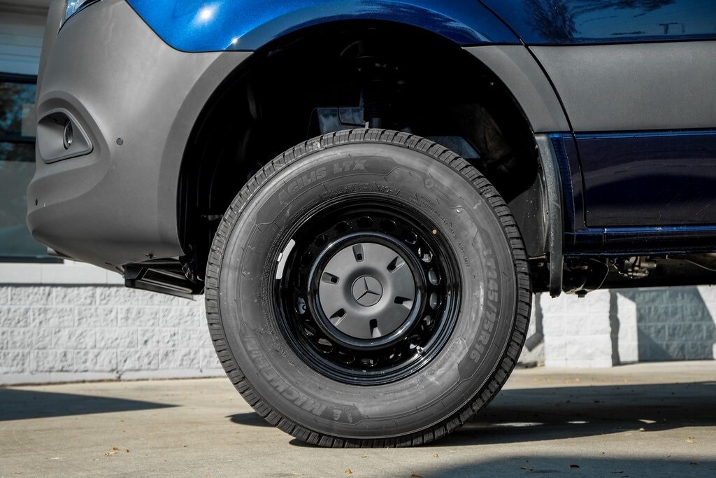 New 2025 Mercedes-Benz Sprinter 2500 High Roof 4-Cyl Diesel HO Van Cargo Van