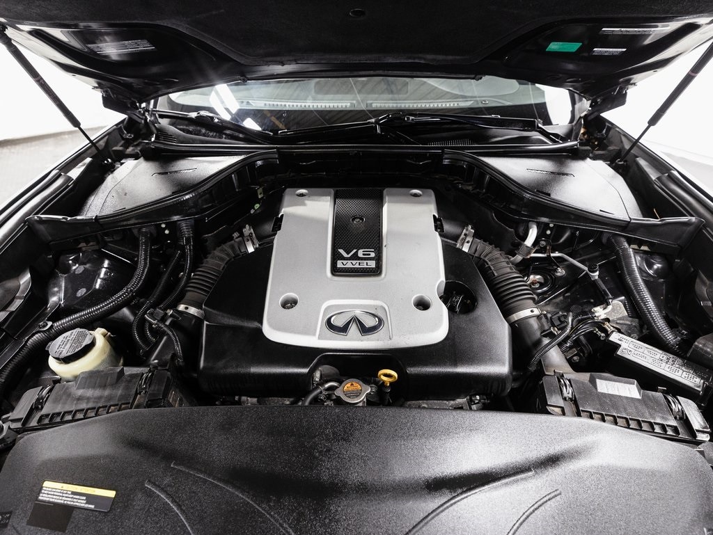 2016 INFINITI Q70L - Image 31