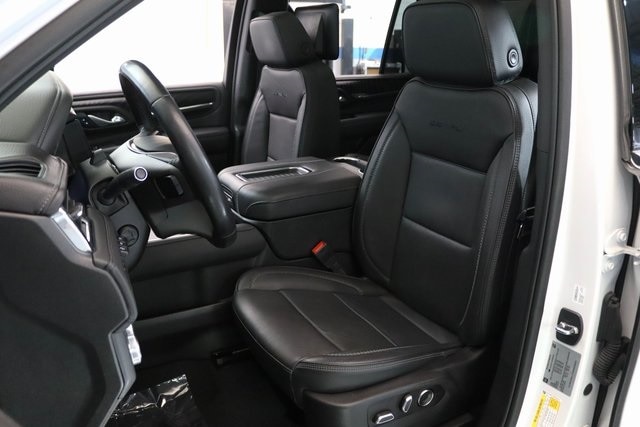 2023 GMC YUKON - Image 19