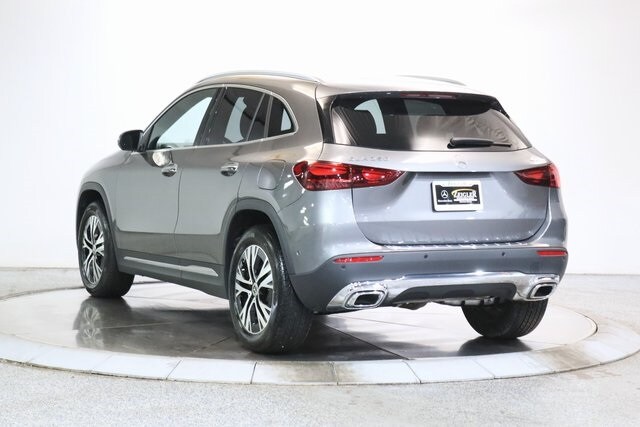2025 Mercedes Benz GLA 250 4MATIC photo 2