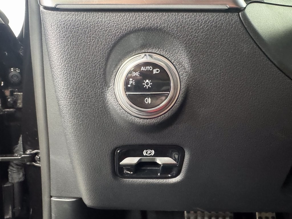 2024 MERCEDES-BENZ C-CLASS - Image 10