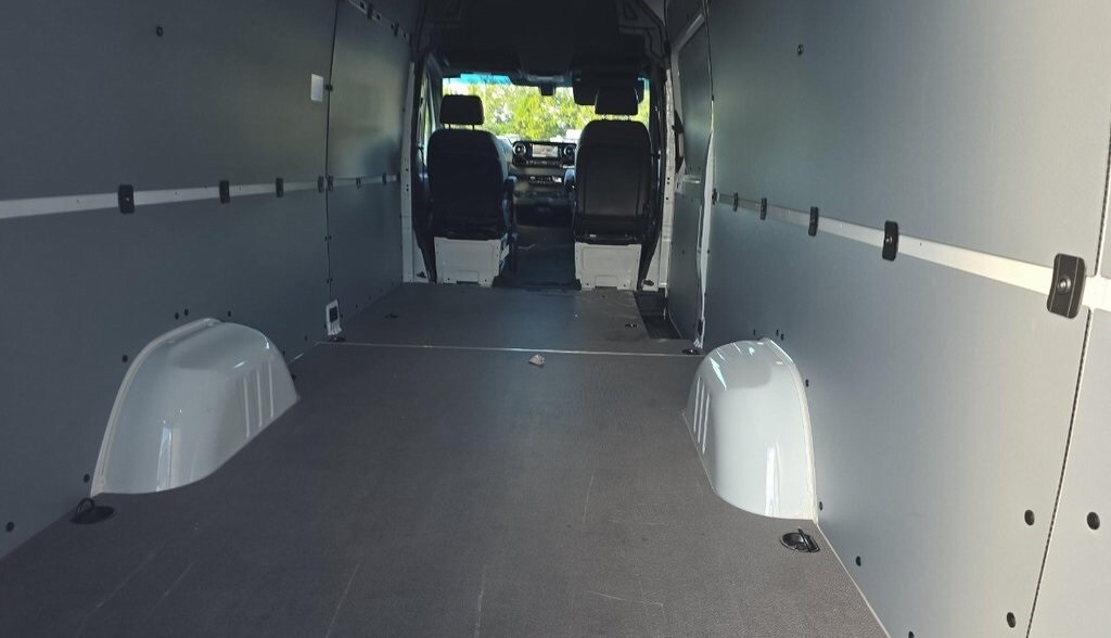2025 MERCEDES-BENZ SPRINTER - Image 12
