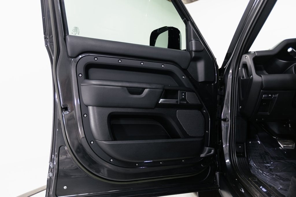 2023 LAND ROVER DEFENDER - Image 5