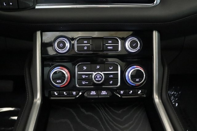 2023 GMC YUKON - Image 32
