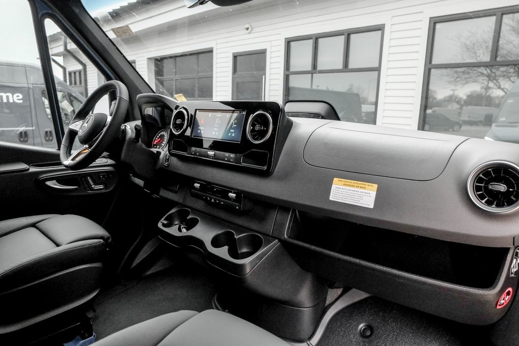 2025 MERCEDES-BENZ SPRINTER - Image 23