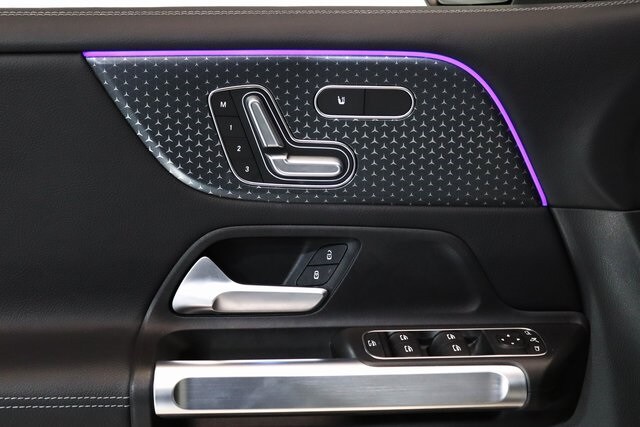 2025 Mercedes Benz GLB 250 4MATIC photo 3