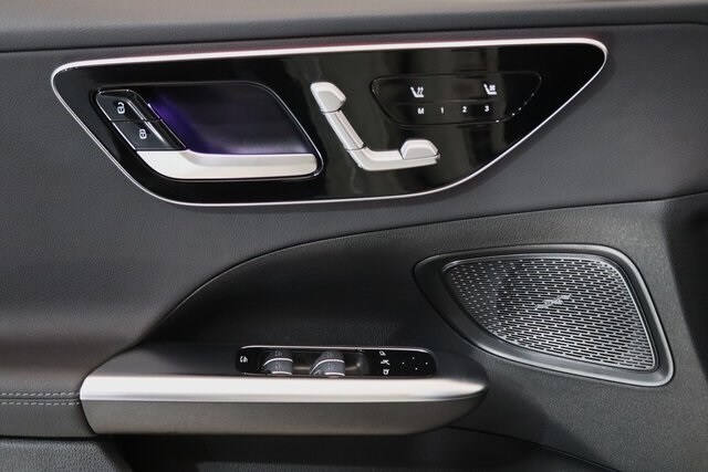 2025 Mercedes Benz C 300 4MATIC photo 2