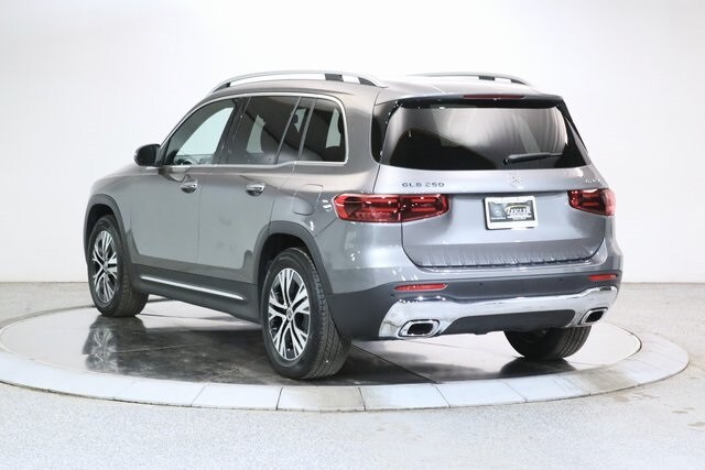 2025 Mercedes Benz GLB 250 4MATIC photo 2