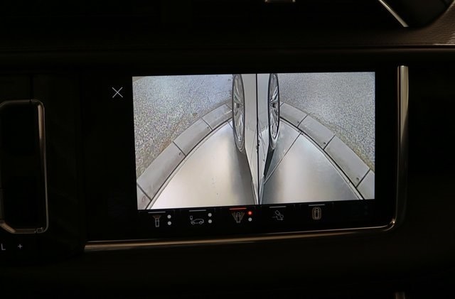 2023 GMC YUKON - Image 30